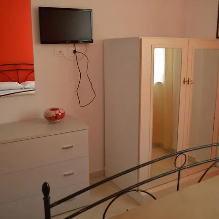 Le Tre Stelle Bed & Breakfast *